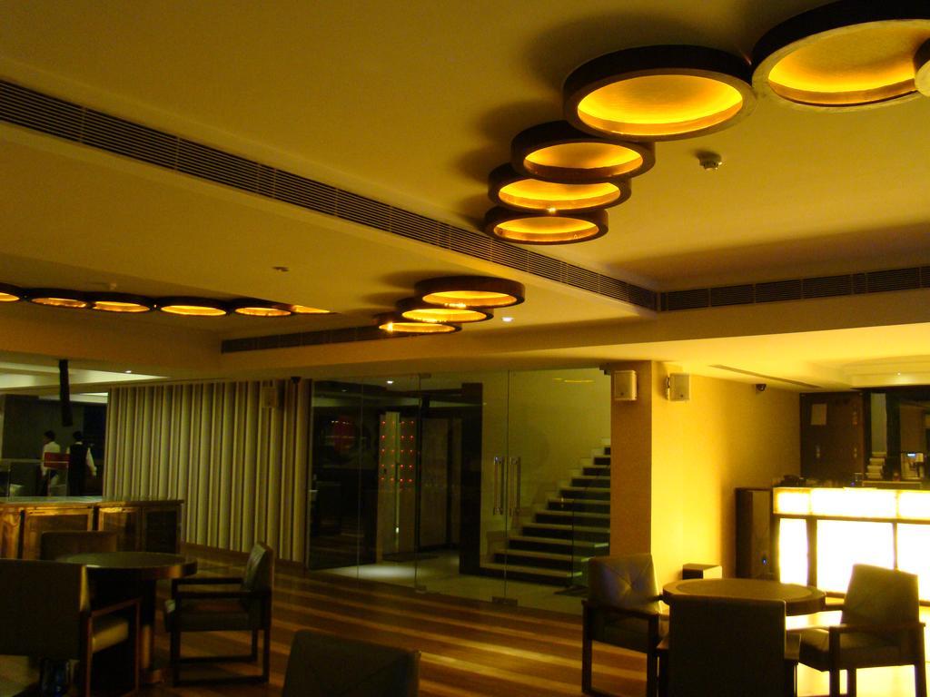 The Madison Hotel New Delhi Exterior foto