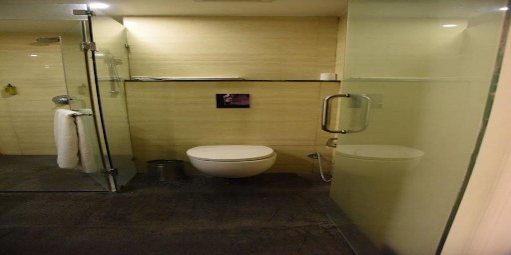 The Madison Hotel New Delhi Exterior foto