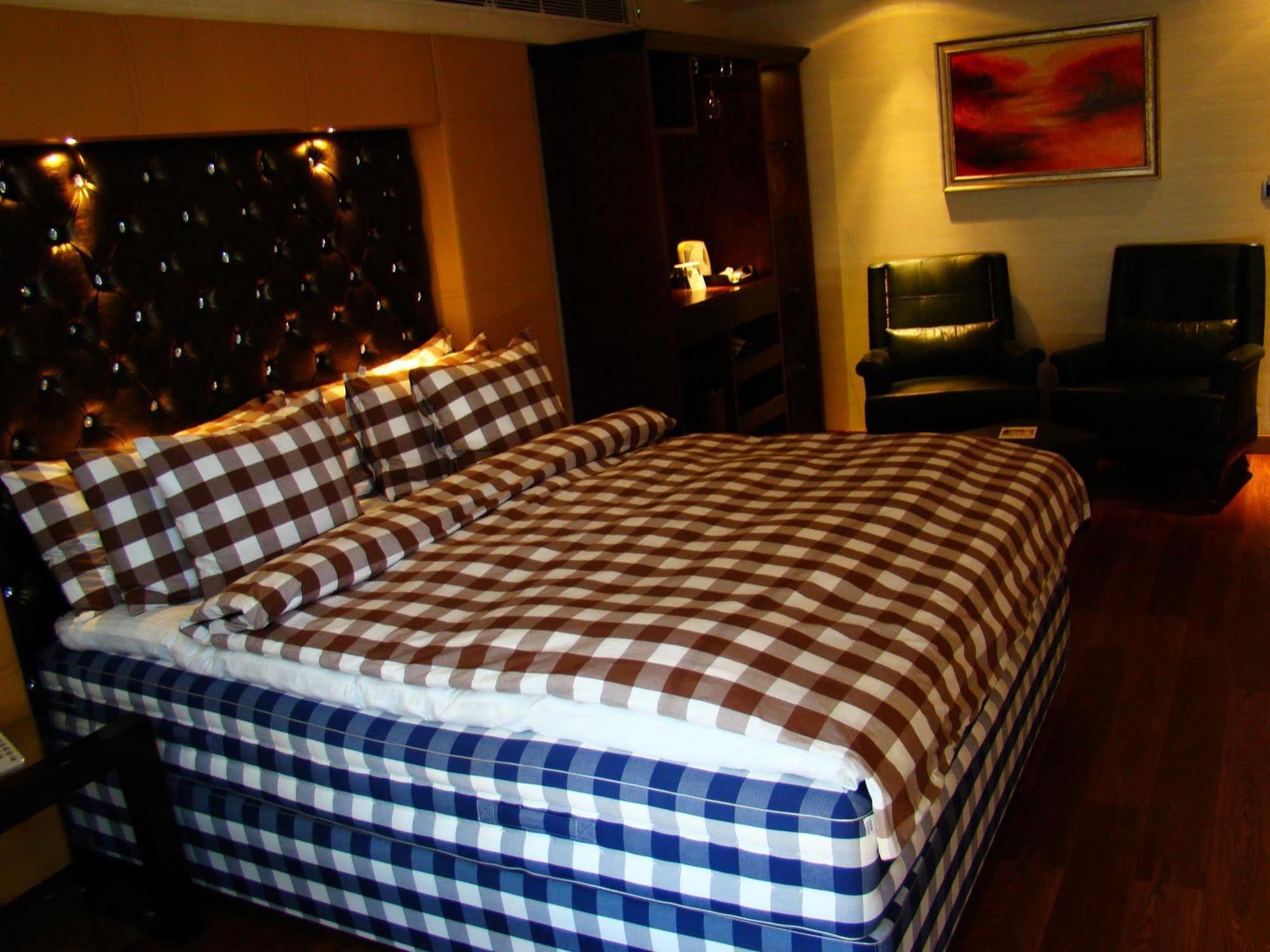 The Madison Hotel New Delhi Exterior foto